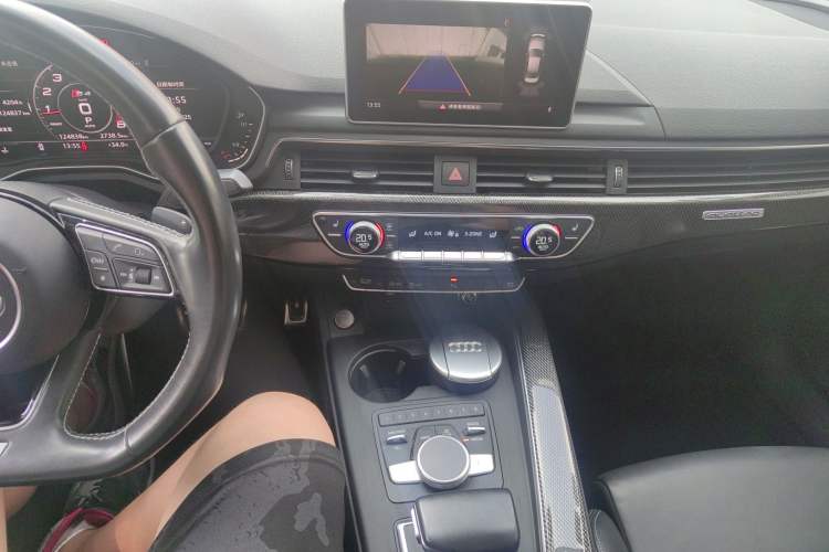 Used Audi S4 2018 S4 3.0TFSI Audio And AC Panel