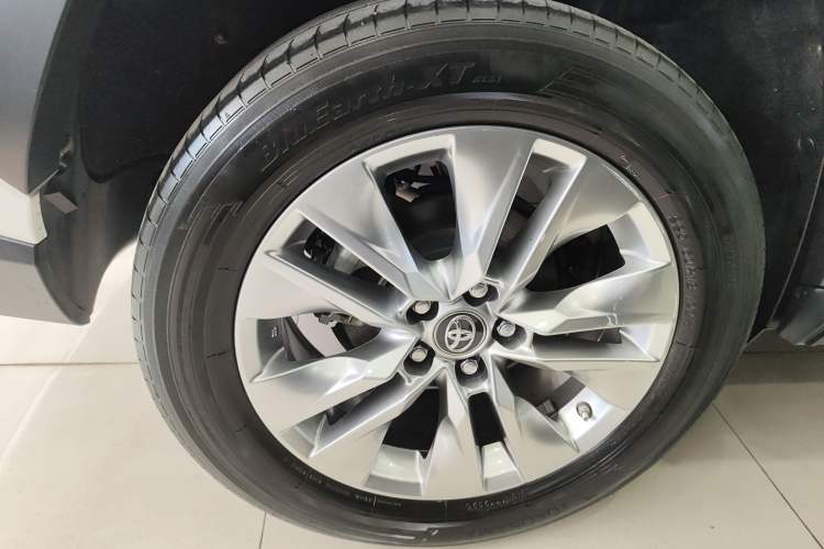 Used Toyota Wildlander 2020 Dual-Engine 2.5L E-CVT Two-Wheel Drive Luxury Edition
