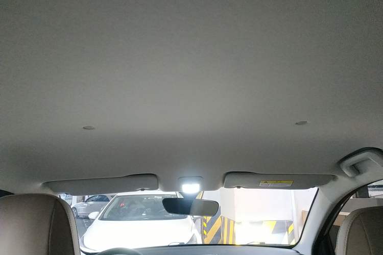 Used Wuling Bingo PLUS 2024 330 km Range Five-Seater Version Headliner