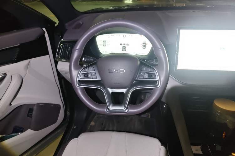 Used BYD Song PLUS New Energy 2024 Honor Edition EV 520km Flagship Model
