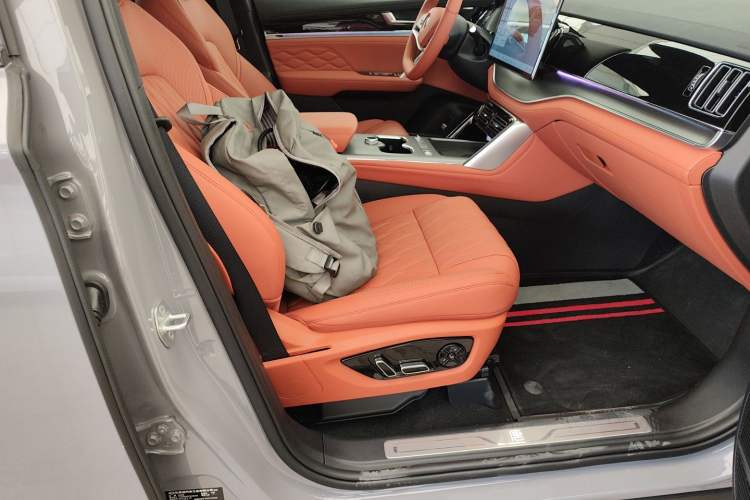 Used BYD Tang New Energy 2025 Model Smart Drive Version DM-i 175KM Prestige Version Right Front Seat