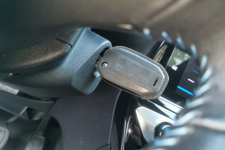 Used Peugeot 308 2019 1.6L Automatic Luxury Version China V Standard Vehicle Key