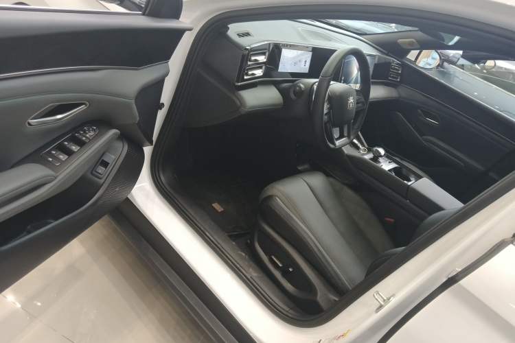 Used BYD Qin L 2025 DM-i Smart Drive 120KM Superior Model