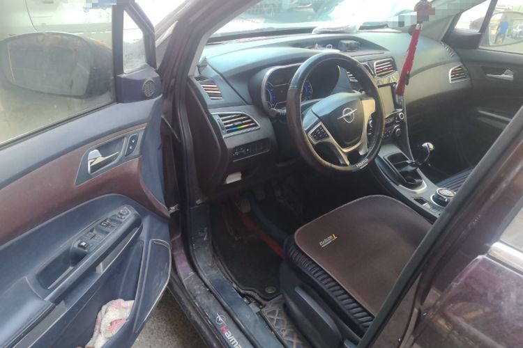 Used Haima V70 2016 2.0L Manual - Comfort Edition 6 Seats
