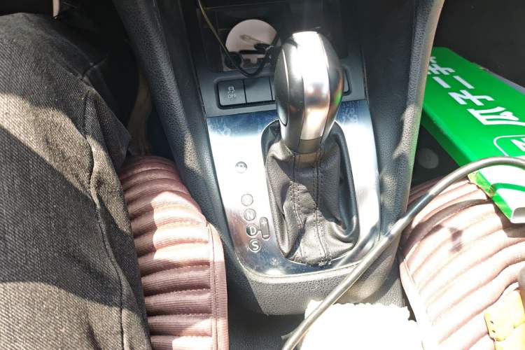 Used Volkswagen Golf 2012 1.6L Automatic Comfort Model Gear Lever