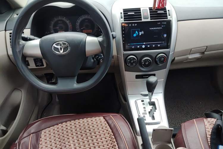 Used Toyota Corolla 2011 1.6L Automatic GL Center Console