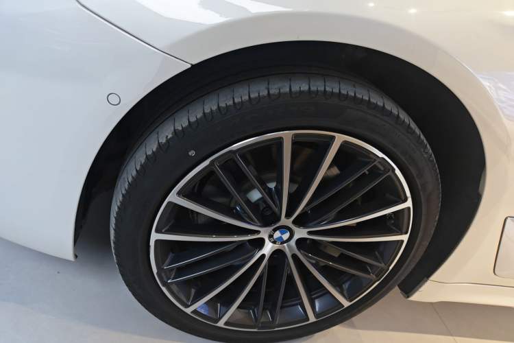 Used BMW 5 Series 2022 Restyled 530Li Leading Edition M Sport Package
