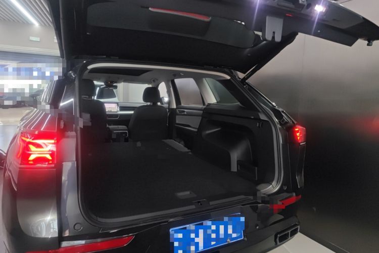 Used Volkswagen Tavendor 2024 380TSI All-Wheel Drive R-Line Blacklight Knight Edition Trunk