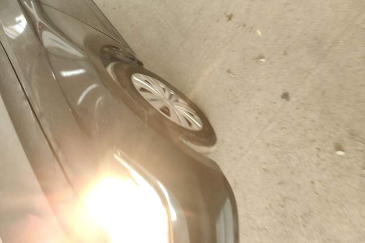 Used Volkswagen Santana 2016 1.6L Automatic Fashion Edition Left Front Wheel Hub