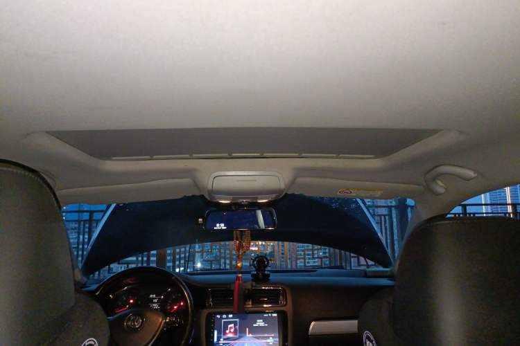 Used Volkswagen Sagitar 2017 1.6L Manual Comfort Model Headliner