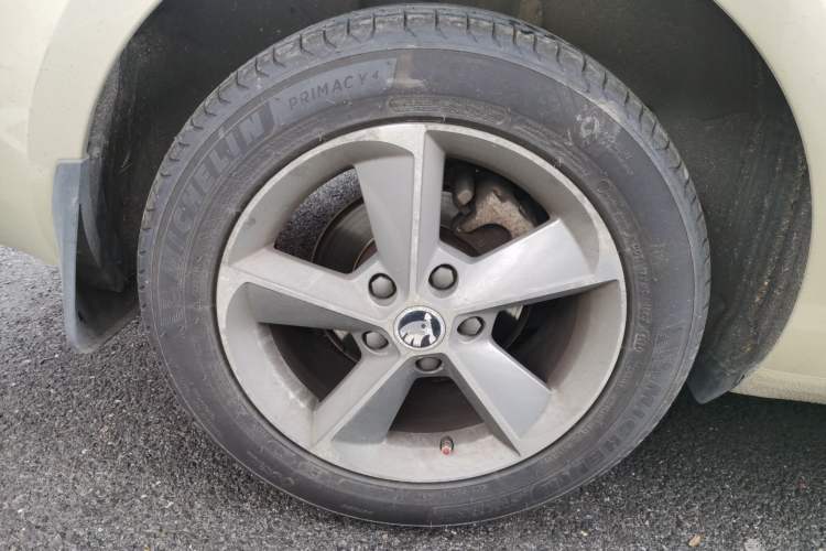 Used Skoda Octavia 2016 1.6L Automatic Chuanxing Edition Right Rear Wheel Hub