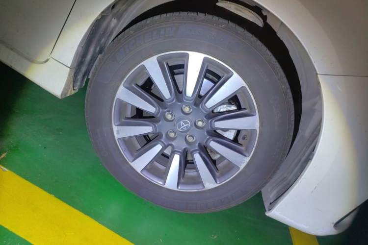 Used Toyota SIENNA 