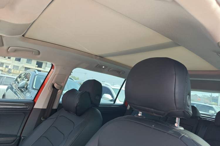 Used Volkswagen Tiguan L 2017 330TSI Automatic Two-Wheel Drive Flagship Edition Headliner