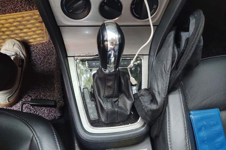 Used Volkswagen Lavida 2013 1.6L Automatic Comfort Edition
