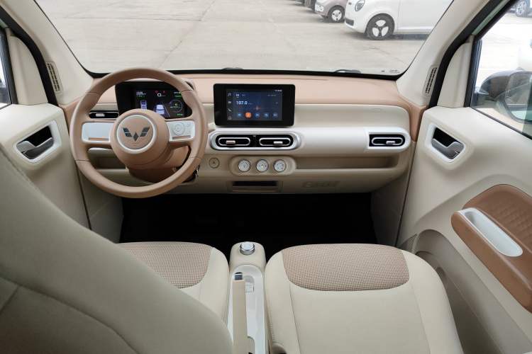 Used Wuling Hongguang MINIEV 2024 3rd Generation 215km Advanced Version
