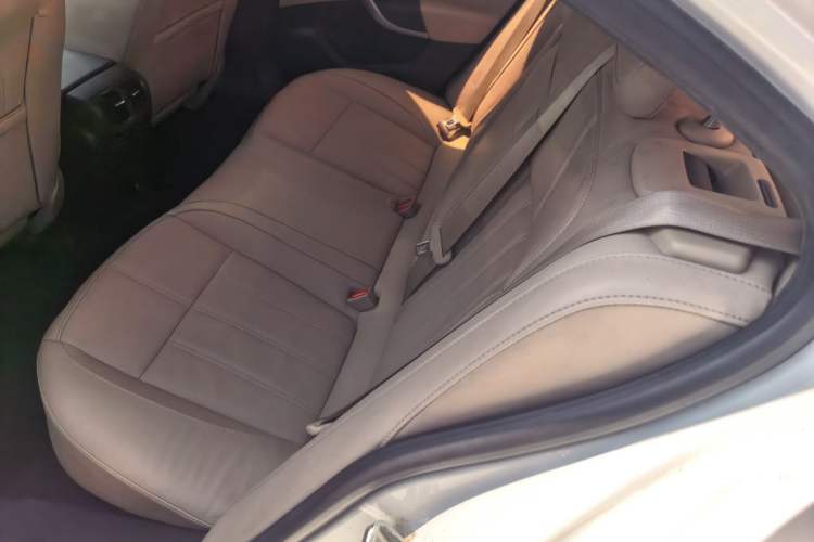 Used Buick Regal 2014 2.0L Leading Fashion Edition