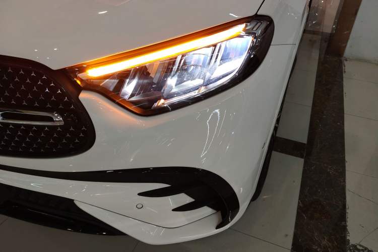 Used Mercedes-Benz GLC Coupe 2025 GLC 300 4MATIC Coupe SUV Left Front Headlight