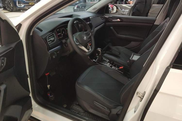 Used Volkswagen Tharu 2025 NewRui 300TSI Prestige Edition