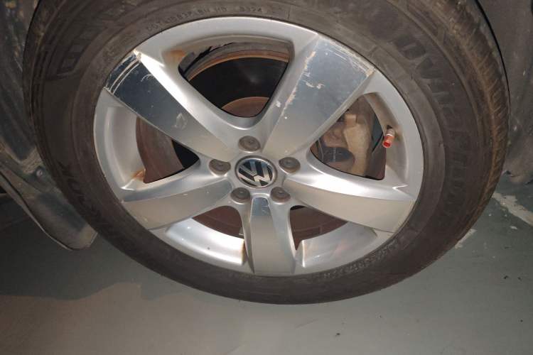 Used Volkswagen Tiguan 2013 1.8 TSI Automatic Two-Wheel Drive Comfort Edition Right Front Wheel Hub