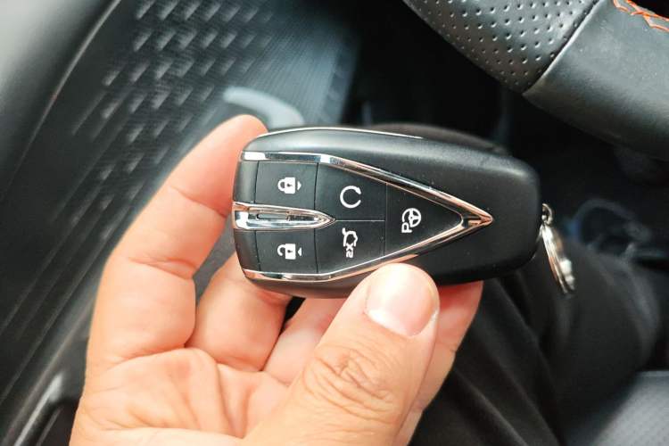 Used Changan UNI-V 2022 1.5T Smart Navigation Version
