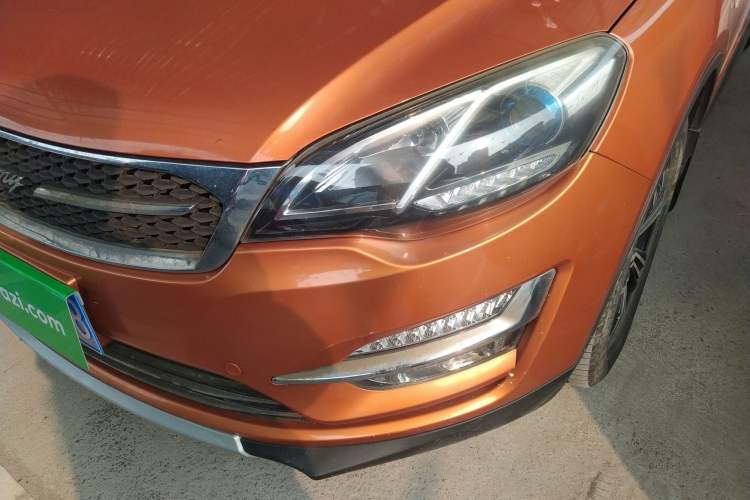 Used Zotye Domy X5 2017 Upgraded Model 1.5T Manual Luxury Edition
