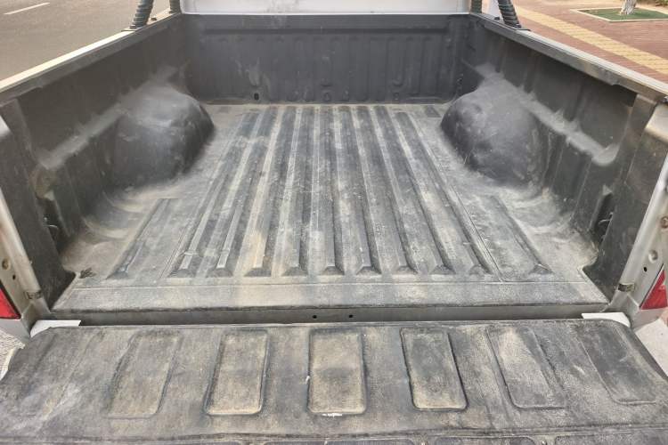 Used Great Wall Wingle 5 2013 2.8T European Version Two-Wheel Drive Elite Version Big Double-Cab GW2.8TC
