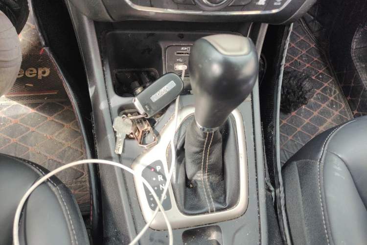 Used Jeep Cherokee 2016 2.4L Leading Edition
