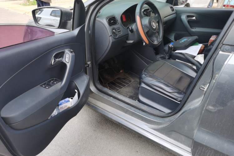 Used Volkswagen Polo 2013 1.4L Manual Fashion Edition Driver Seat