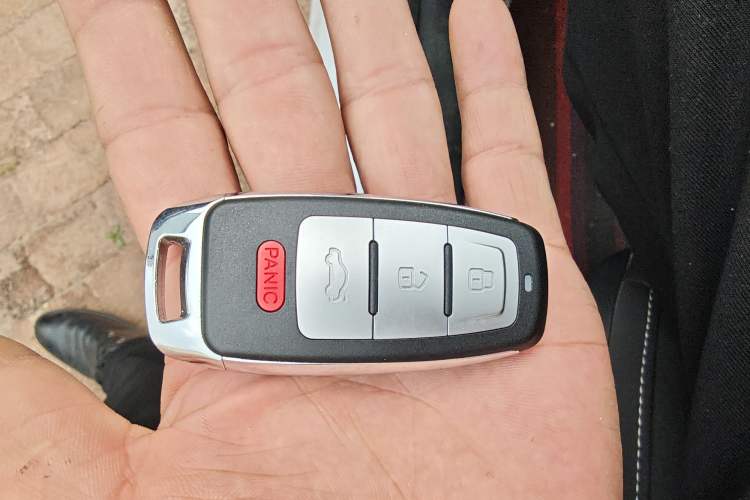 Used Roewe i5 2020 1.5L Manual 4G Connect Luxury Edition
