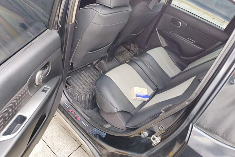 Used Nissan Livina 2013 Jingrui 1.6XL Manual Comfort Edition Left Rear Seat