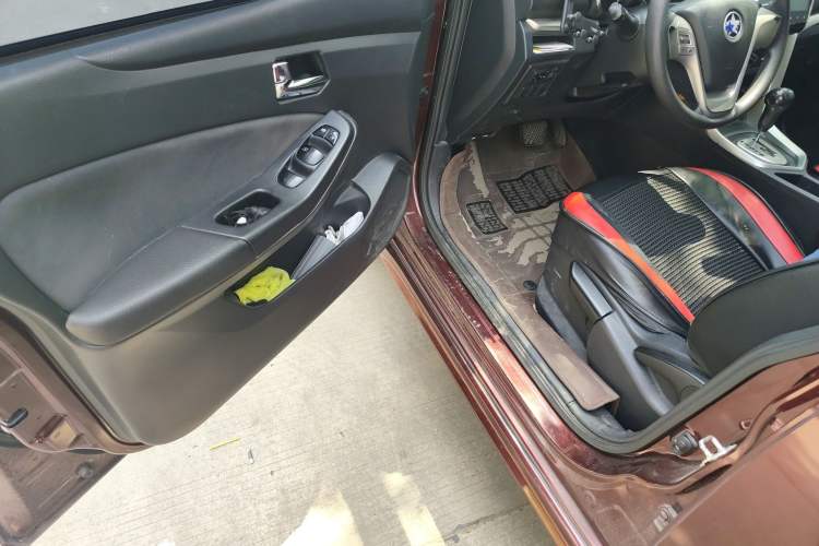 Used Venucia T70 2015 2.0L CVT Smart Choice Edition