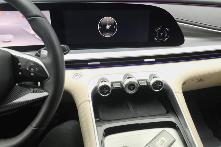 Used EXEED Lingyun 2024 400T Four-Wheel Drive Star Prestige Edition Audio And AC Panel