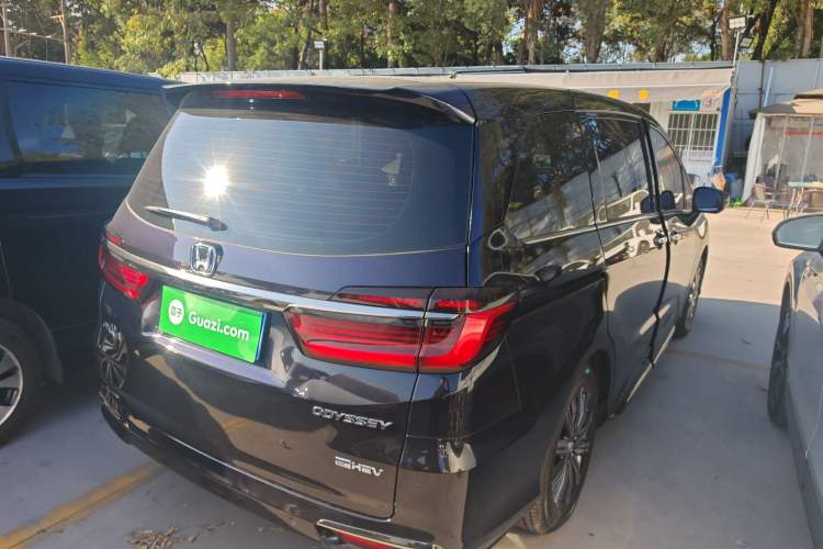 Used Honda Odyssey 2024 2.0L eHEV Sharp & Smart Edition
