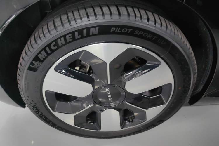 Used Zeekr MIX 2025 Intelligent Driving Version
