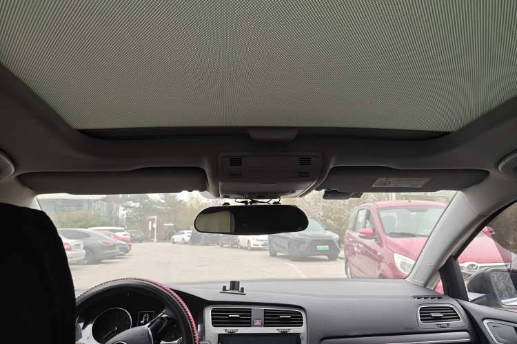 Used Volkswagen Golf 2017 230TSI Automatic Comfort Edition – Celebrating Milestone of One Million Units
