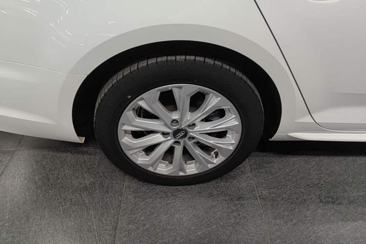 Used Audi A4L 2019 40 TFSI Ambition Version China V
