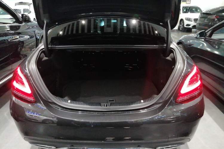 Used Mercedes-Benz C-Class 2020 Restyled C 260 L Sport Edition Trunk