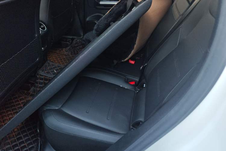 Used Mercedes-Benz GLA 2020 GLA 200 Left Rear Seat