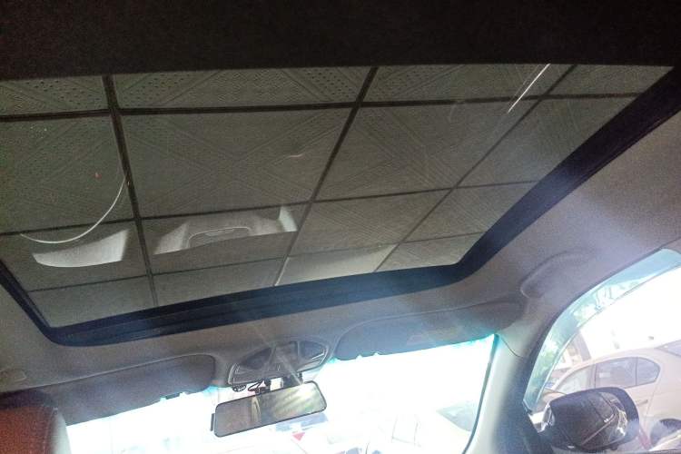 Used Hyundai Santa Fe 2013 Revised Version 2.4L Automatic All-Wheel Drive Luxury Trim