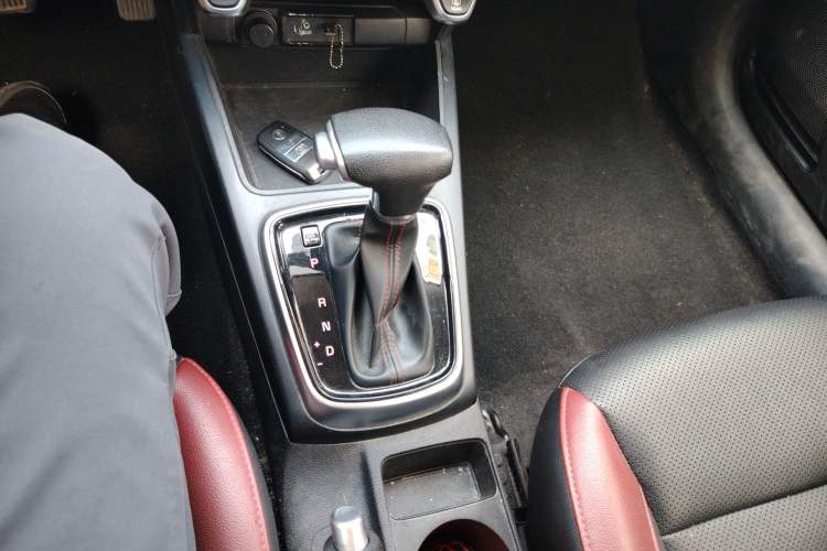 Used Kia KX Cross 2017 1.4L AT GLS Gear Lever