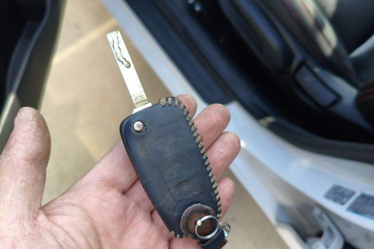 Used Hyundai Celesta 2018 1.6L Automatic GL Enjoyment Edition China VI compliant Vehicle Key