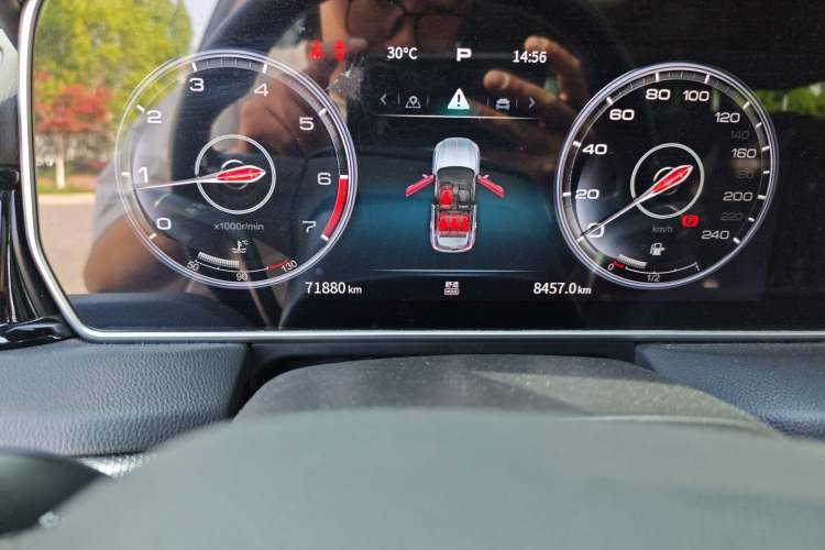 Used Hongqi HS5 2022 Facelifted Version 2.0T Smart Connect Flagship All-Wheel-Drive Edition