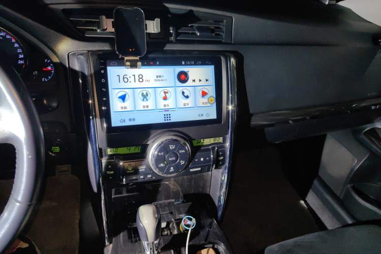 Used Toyota Reiz 2010 2.5V Fashion Elite Edition Audio And AC Panel