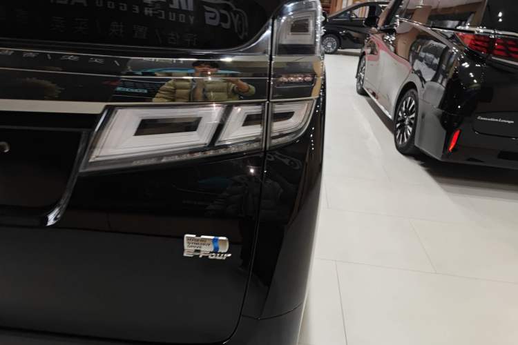 Used Toyota Vellfire 2021 Crown Dual-Engine 2.5L HV Prestige Edition