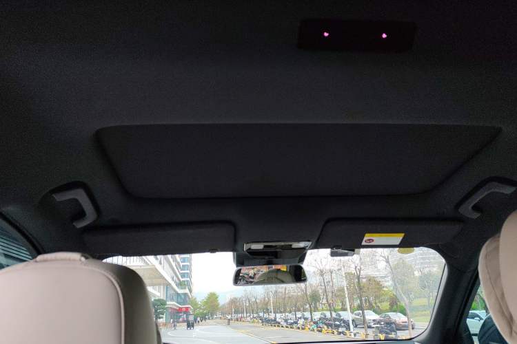 Used Li Auto L8 2023 Pro Model
