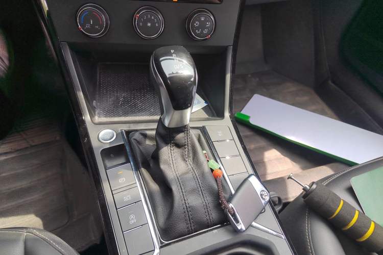 Used Volkswagen Passat 2019 280TSI Business Edition China VI Gear Lever