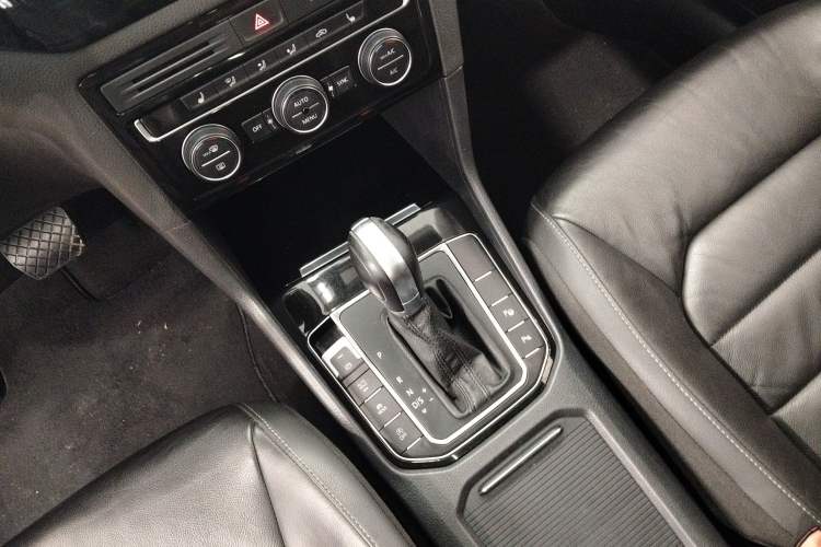 Used Volkswagen Golf 2015 1.4TSI Sportsvan
