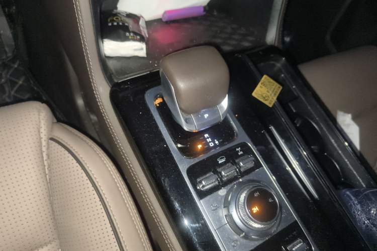 Used BAIC Off-Road BJ60 2022 2.0T May Day Edition Five Seats Gear Lever