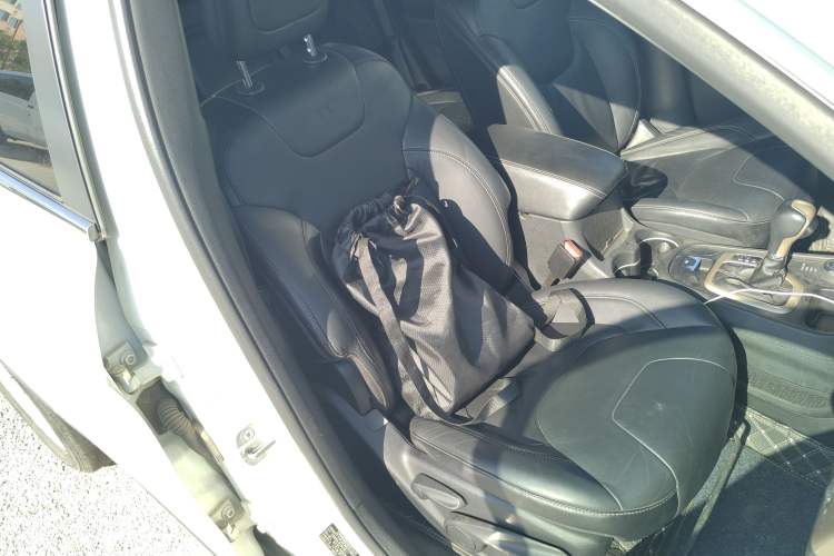 Used Jeep Cherokee 2014 2.4L Luxury Edition