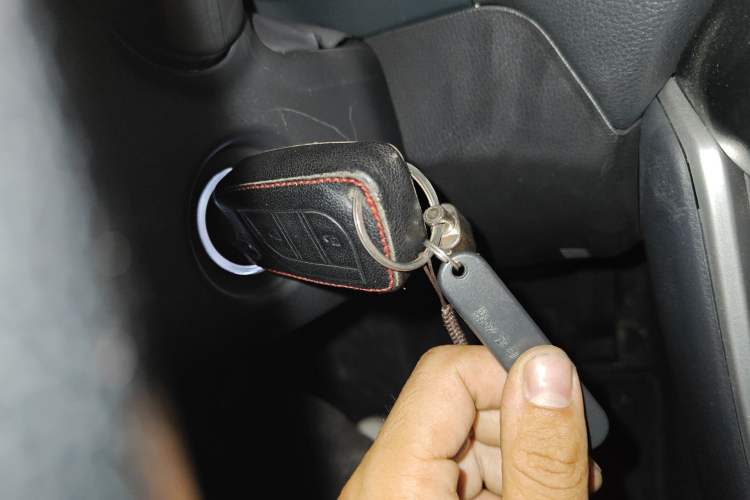 Used Toyota Wildlander 2022 Updated Version 2.0L CVT Two-Wheel Drive Leading Edition Vehicle Key